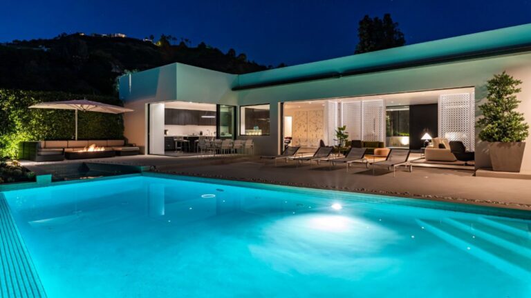Inside A $12.9 Million Beverly Hills Modern Estate on The Market