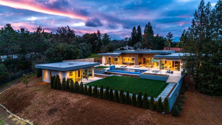 A Masterful Expression of Contemporary Design in Los Altos Hills Offered at $10,800,000