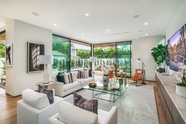 A Brand New West Hollywood Modern Home Listed for $5,195,000