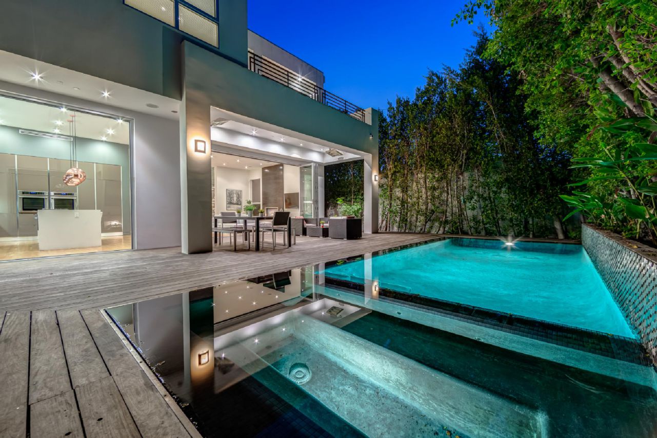 A Stunning Beverly Grove Luxury Estate Listed for $18,000 per month