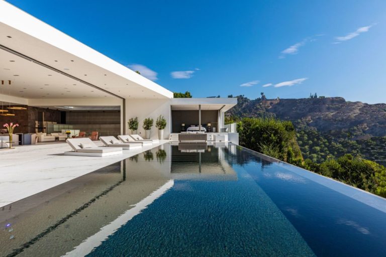 Inside A Modern Masterpiece in Los Angeles Listed for $42.5 Million