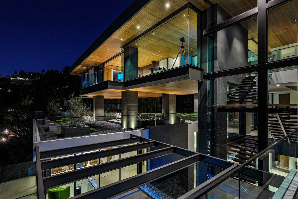 Hollywood-Hills-Contemporary-in-Los-Angeles-by-Michael-Fulle-23