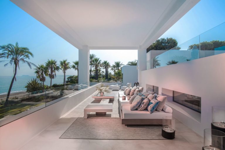 Spectacular El Paraiso Barronal Modern Villa in Spain
