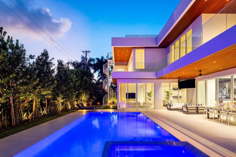 $5,495,000 Tropical Modern Estate in Bay Harbor Islands for Sale