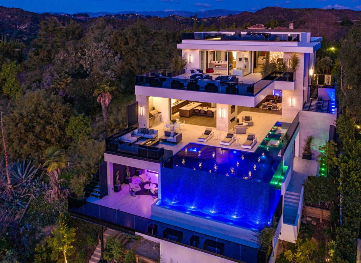 One Of The Bel Air S Newest Modern Mansions Listed For 19 9 000