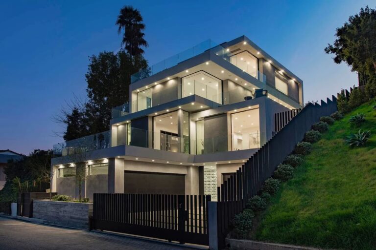 A Magnificent Contemporary Home in Hollywood Hills Listed for $5,195,000