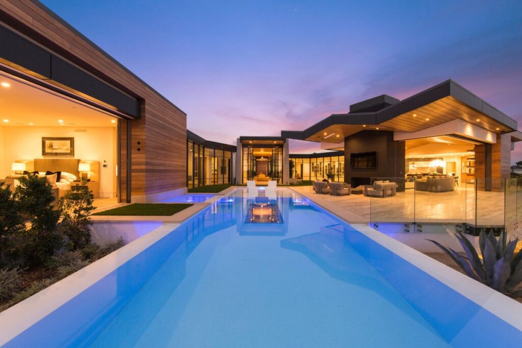 Corona Del Mar Residence by Brandon Architects