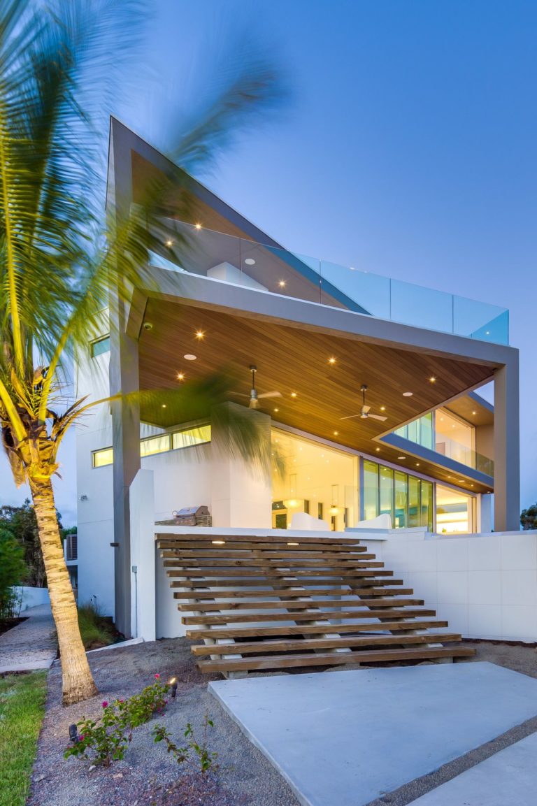 Casa Pocatello House in Sarasota , Florida by DSDG Architects