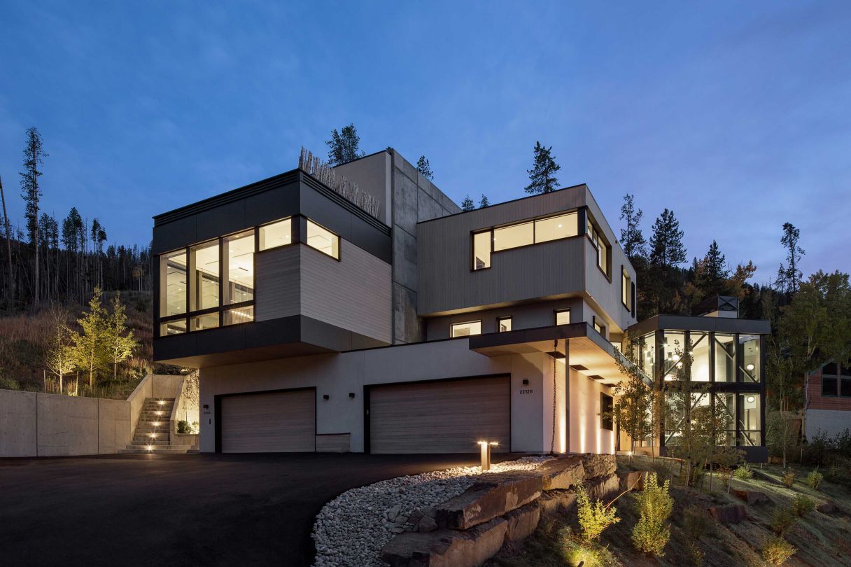 Vail-Modern-Mountain-Home-in-Colorado-by-Brandon-Architects-10