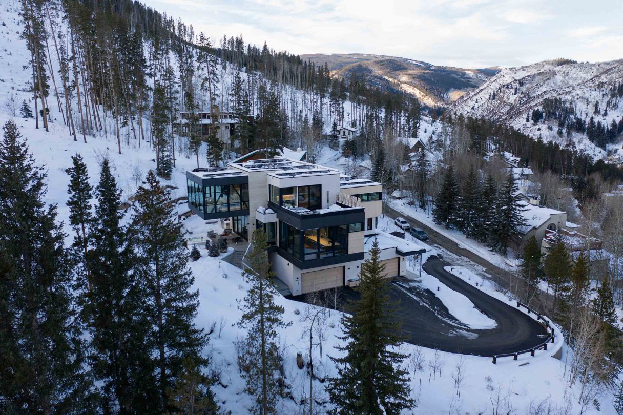 Vail-Modern-Mountain-Home-in-Colorado-by-Brandon-Architects-8