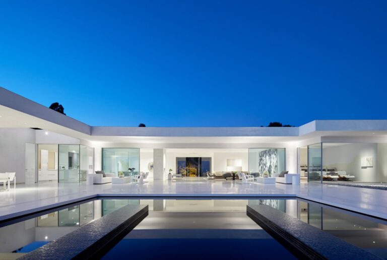 Minimalist Beverly Hills Compound in Los Angeles designed by Architect Otoniel Solis