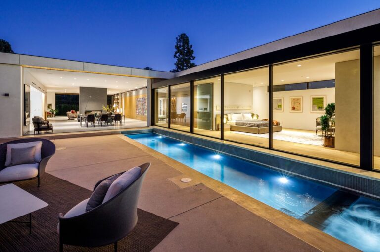 An Idyllic Retreat in Beverly Hills offering at $10.75 Million
