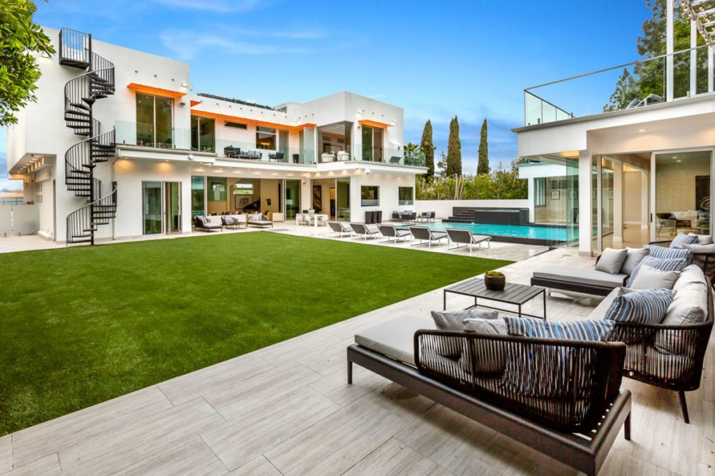 Crafted Estate in Encino