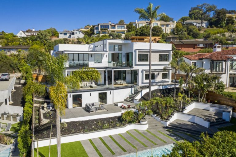 Tour of A Stunning La Jolla Modern Estate located at El Camino Del Teatro