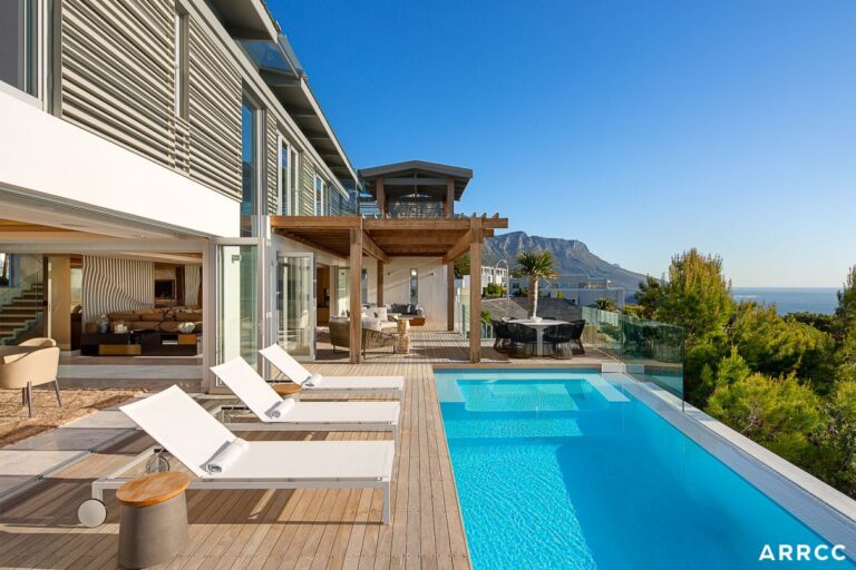Cape Villa in South Africa by SAOTA and ARRCC