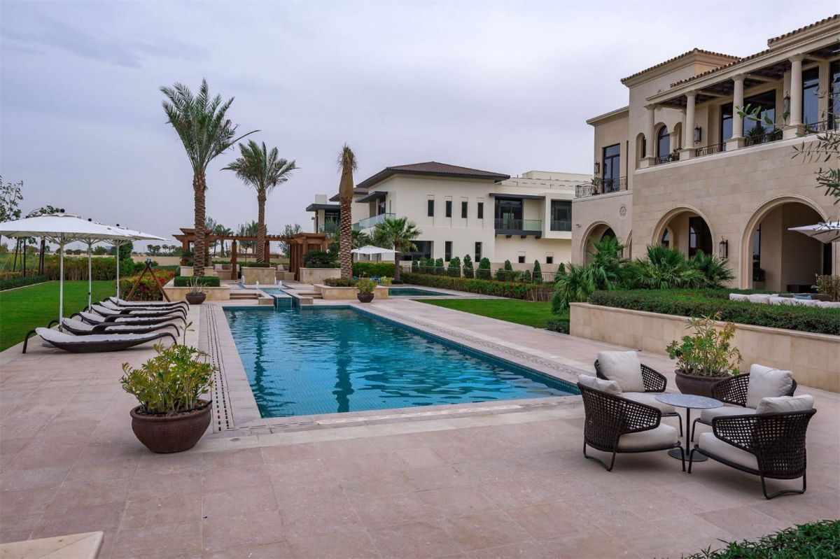 Mediterranean-Style-Mansion-in-Dubai-39