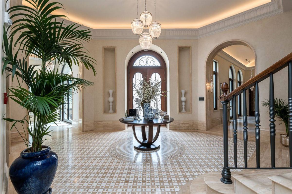 Mediterranean-Style-Mansion-in-Dubai-7