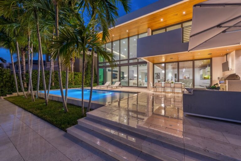 Solar Isle Home in Fort Lauderdale designed by One Design Build LLC