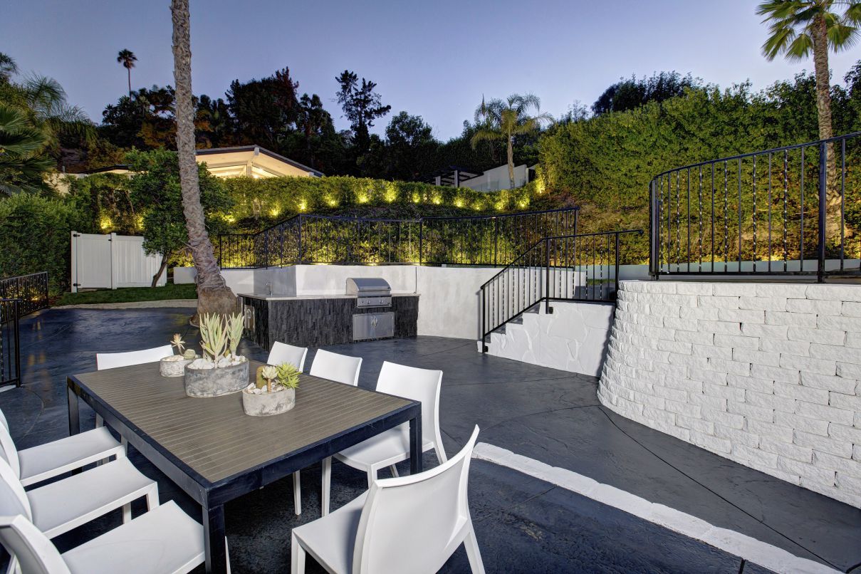 Studio-City-Hills-modern-contemporary-in-Los-Angeles-by-Modiano-Design-3