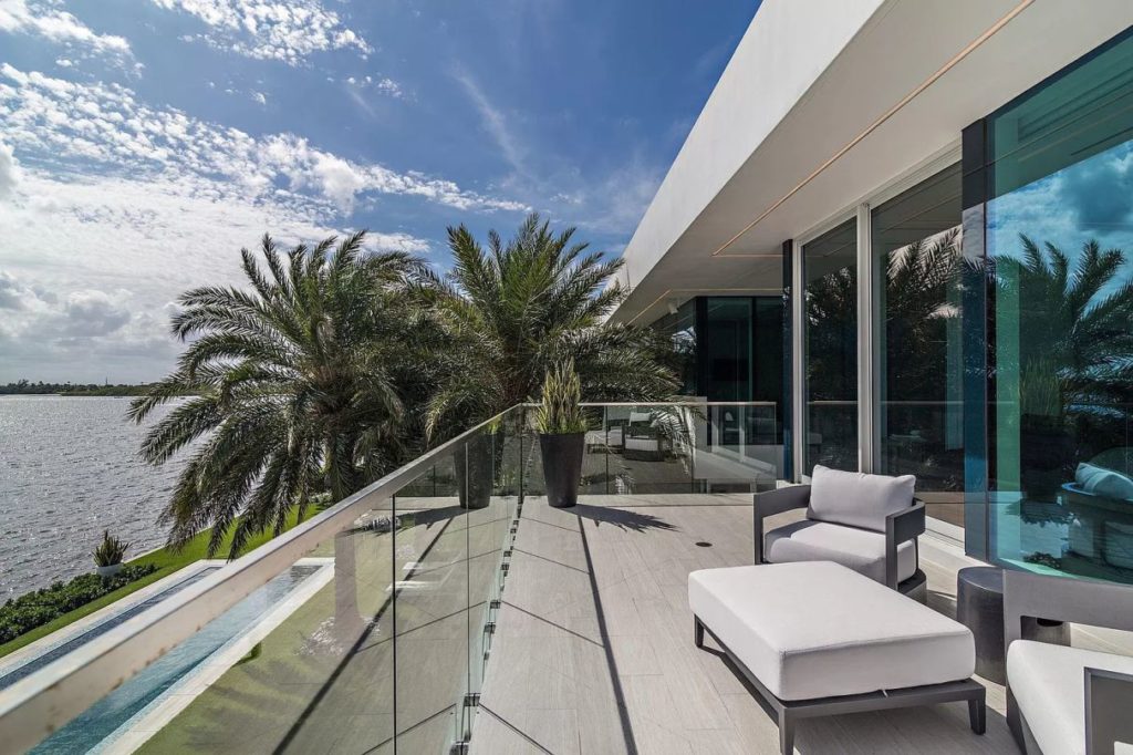 Modern Estate in Palm Beach