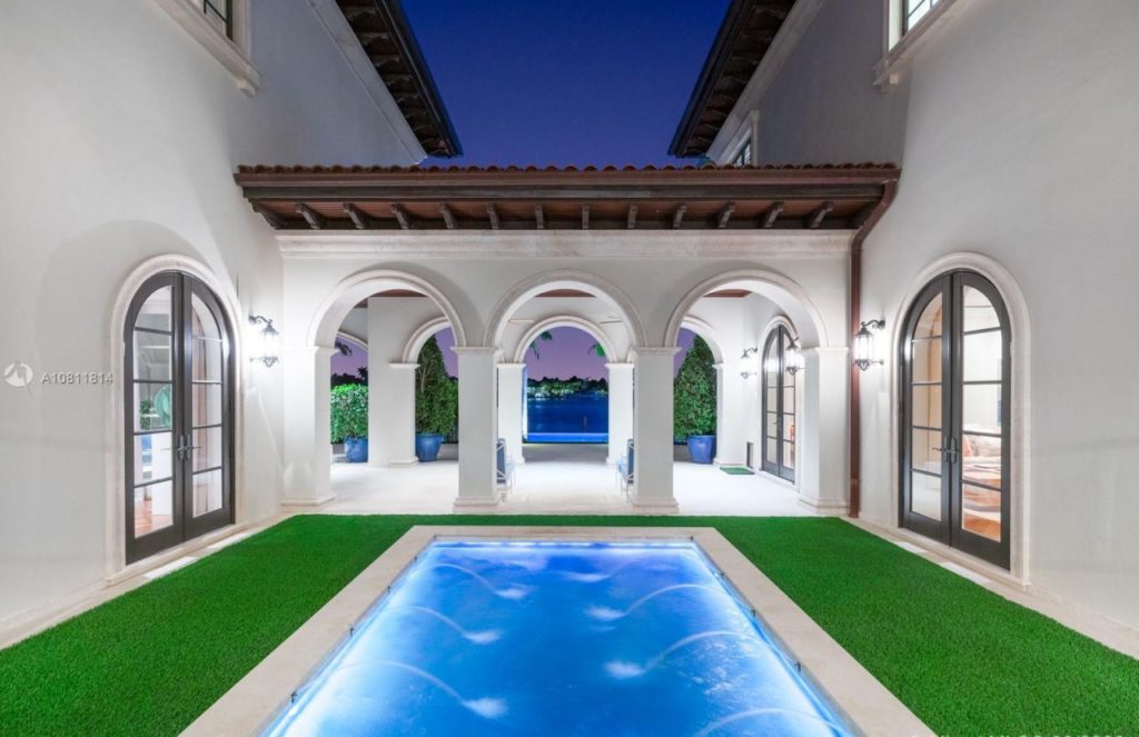 Waterfront Villa in Coral Gables