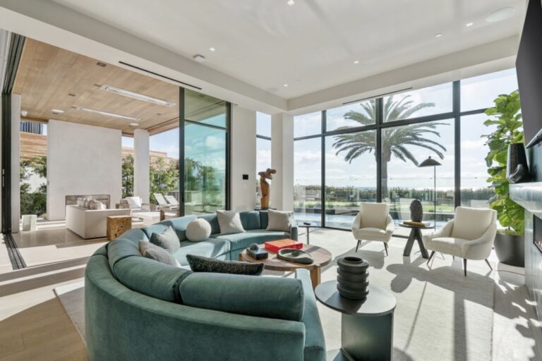Exceptional Oceanfront Home in Del Mar on Market for $14.5 Million