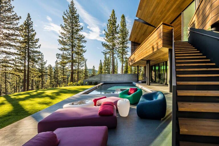 Magnificent Truckee Home with Panoramic Mountain Views