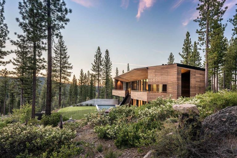 Magnificent Truckee Home with Panoramic Mountain Views