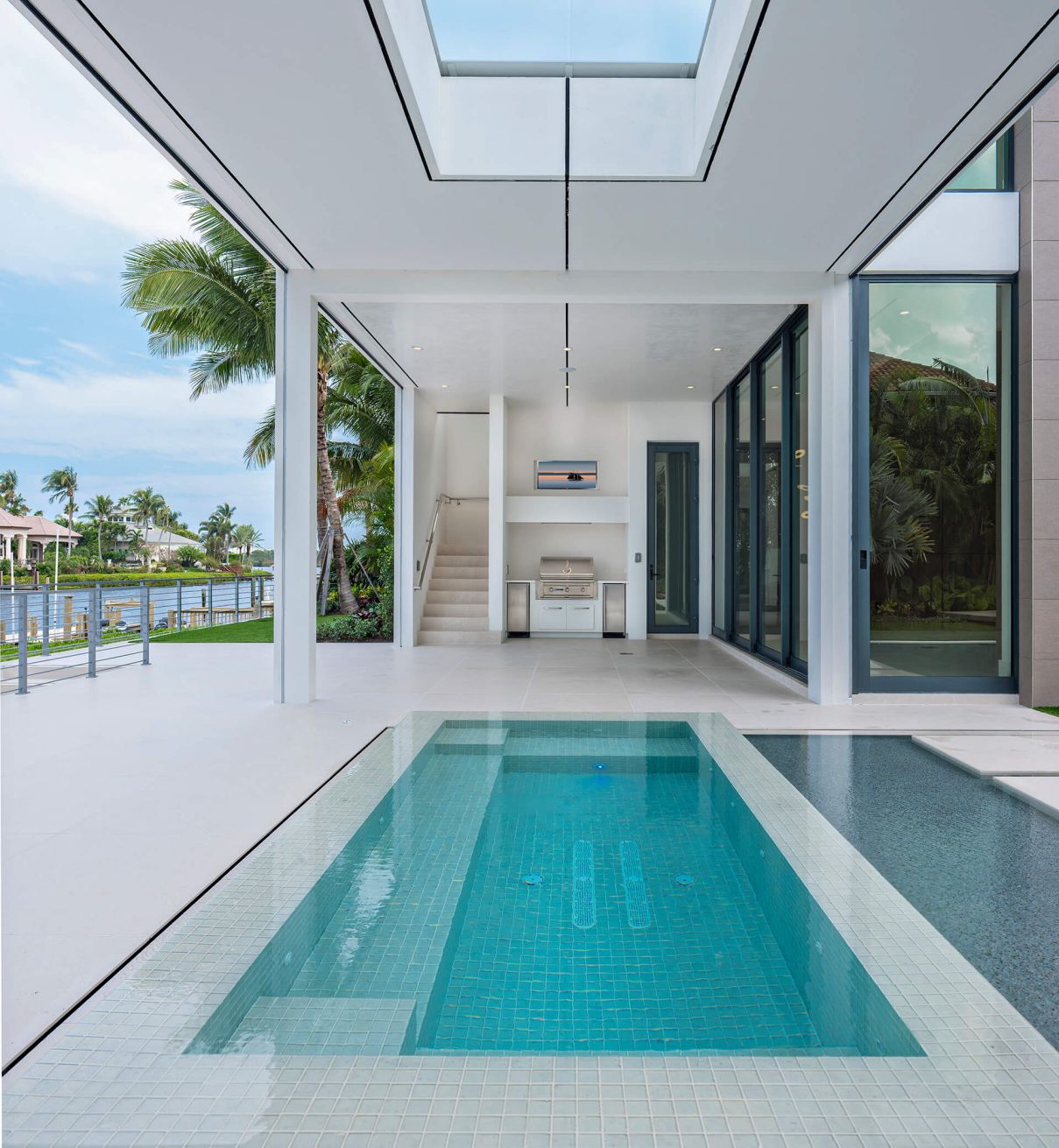 Intracoastal-Contempo-Cove-Residence-in-Jupiter-Florida-by-Affiniti-Architects-14