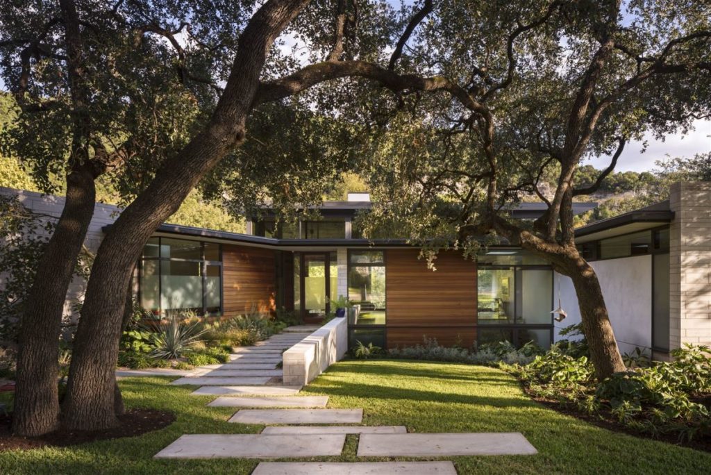 Lakeview residence in Austin