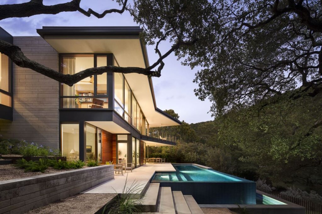 Lakeview residence in Austin