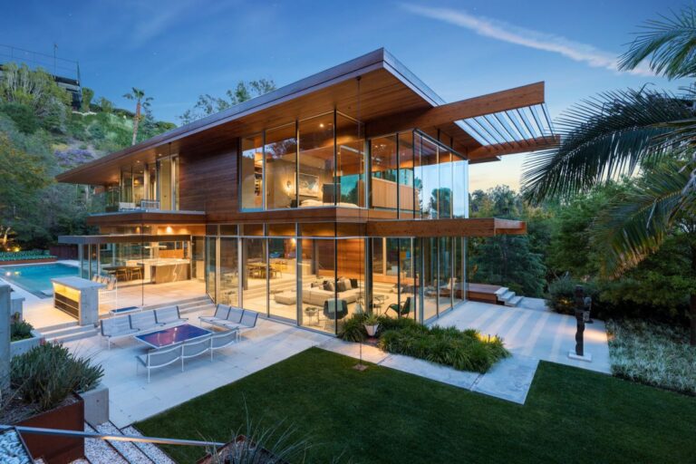 A Spectacular Architectural Gem in Beverly Hills with Unmatched Privacy and Exceptional Amenities for $22 Million