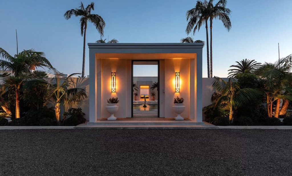 Modern Neoclassical Villa in Montecito, modern home, California