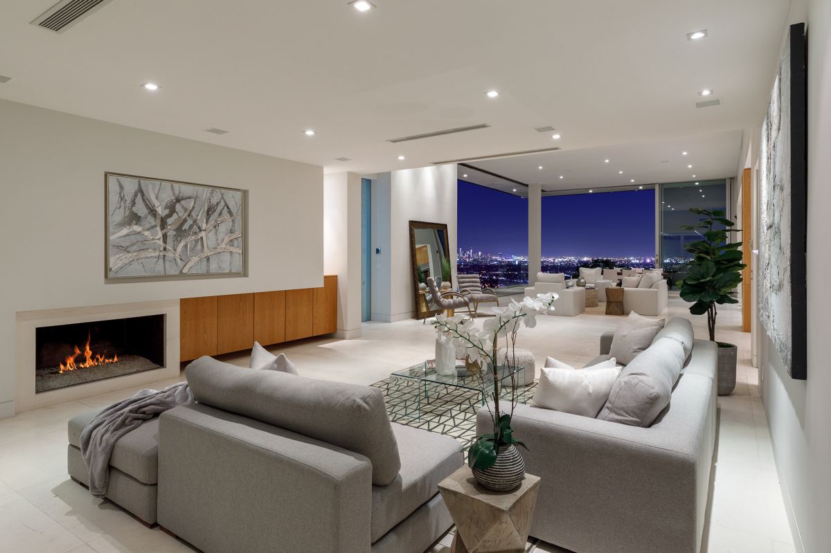 $13.5 Million Tanager Contemporary Dream with Explosive Views