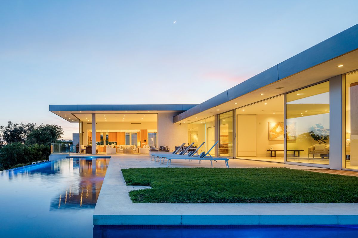 $13.5 Million Tanager Contemporary Dream with Explosive Views