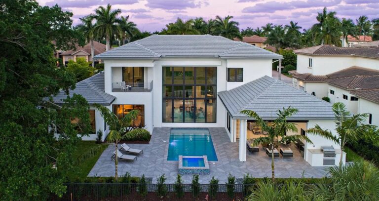 $4.9 Million Magnificently Designed Scarsdale Residence in Boca Raton