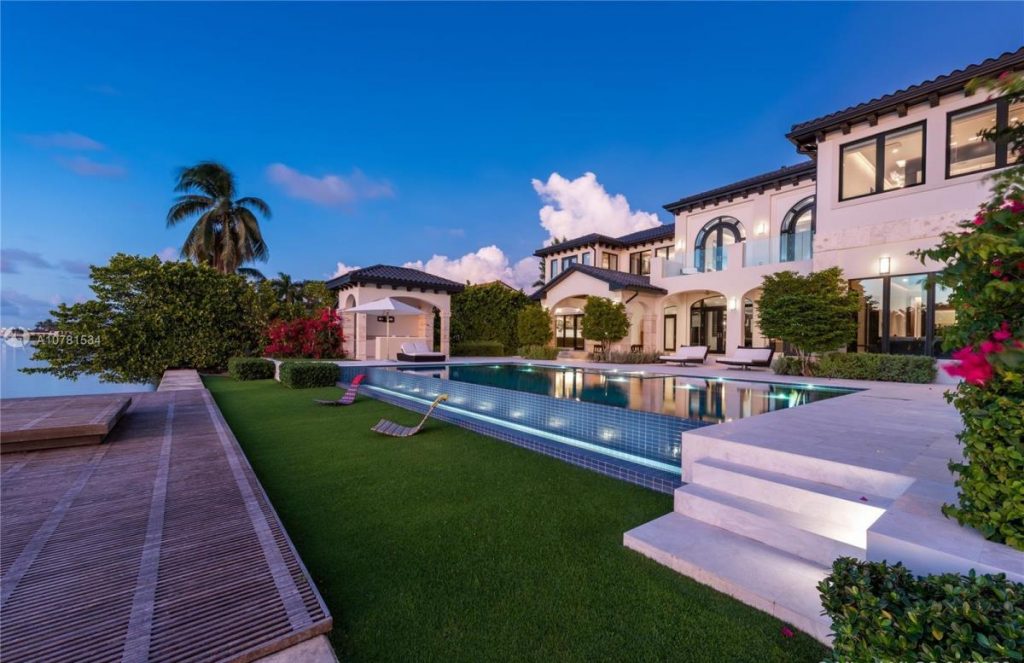 Waterfront Mansion in Miami Beach