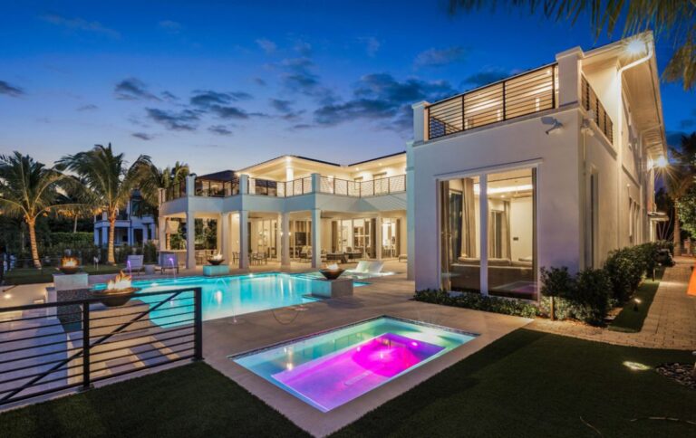 Luxurious Waterfront Estate in Boca Raton's Exclusive Royal Palm Yacht ...