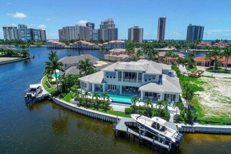 310 Devils Bight – The Epitome of Waterfront Luxury listed for $6.7 Million