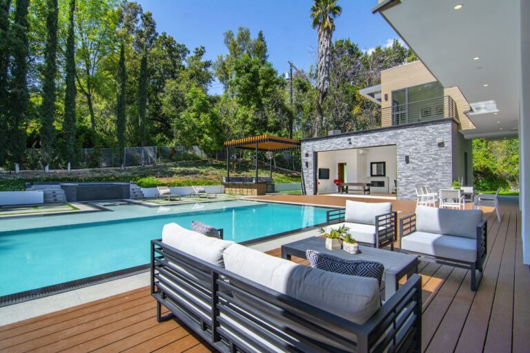 Brand New Tarzana Modern Masterpiece hits Market for 7 Million