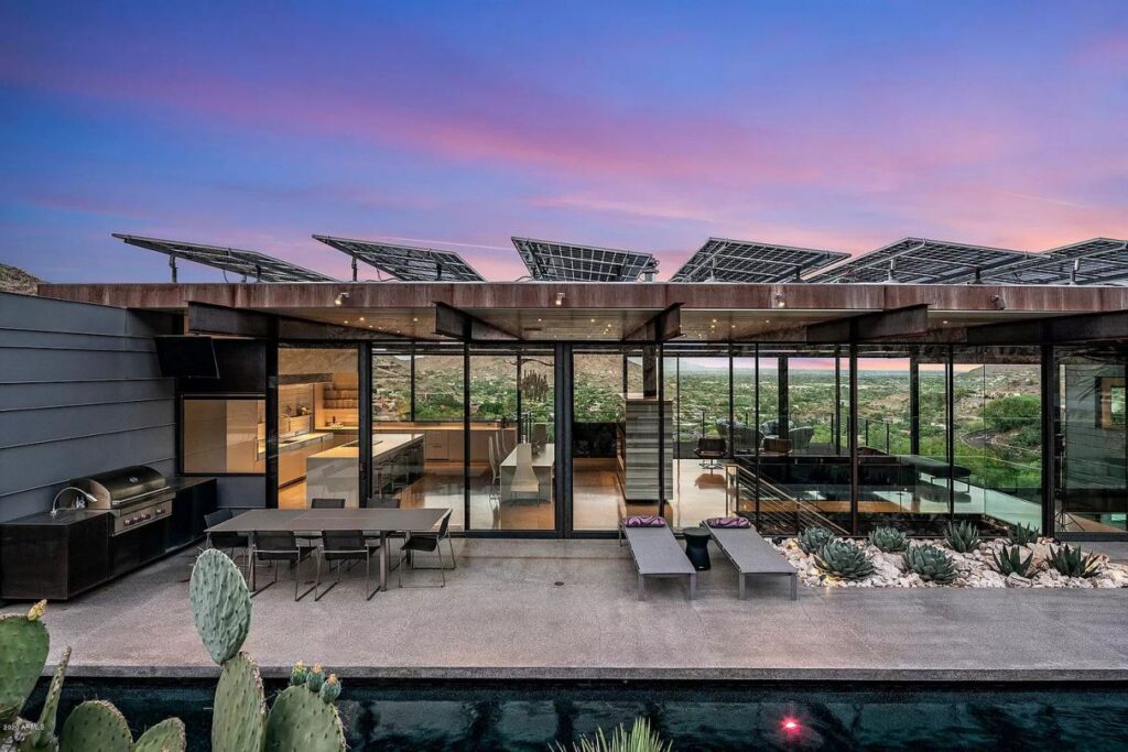 Paradise Valley's Clearwater Concrete Home, arizona