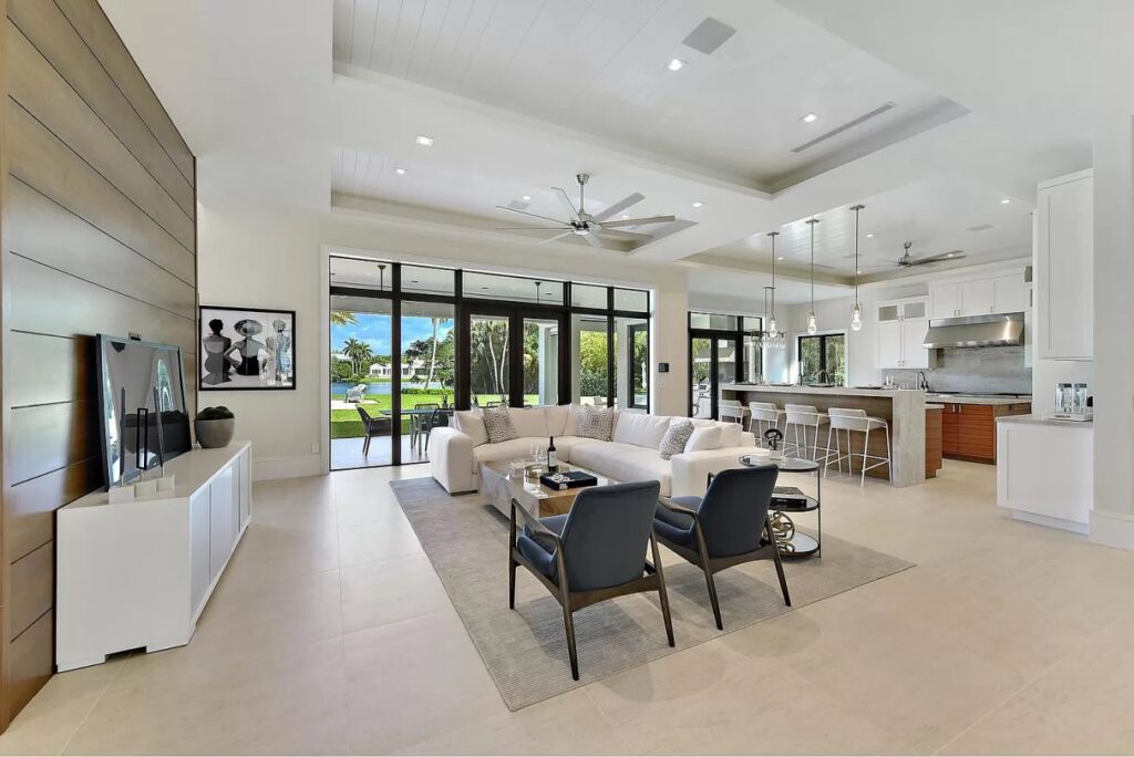 Prestigious Twin Lake Residence in Boca Raton, modern home, florida