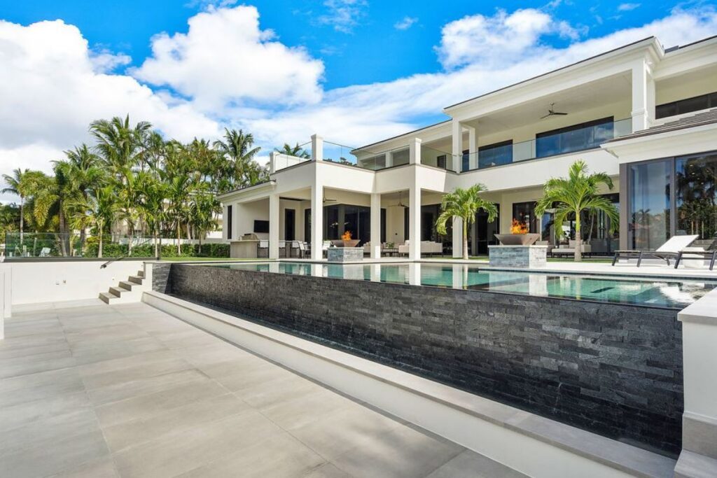 Coconut Palm Residence in Boca Raton by John D Conway Architect Inc