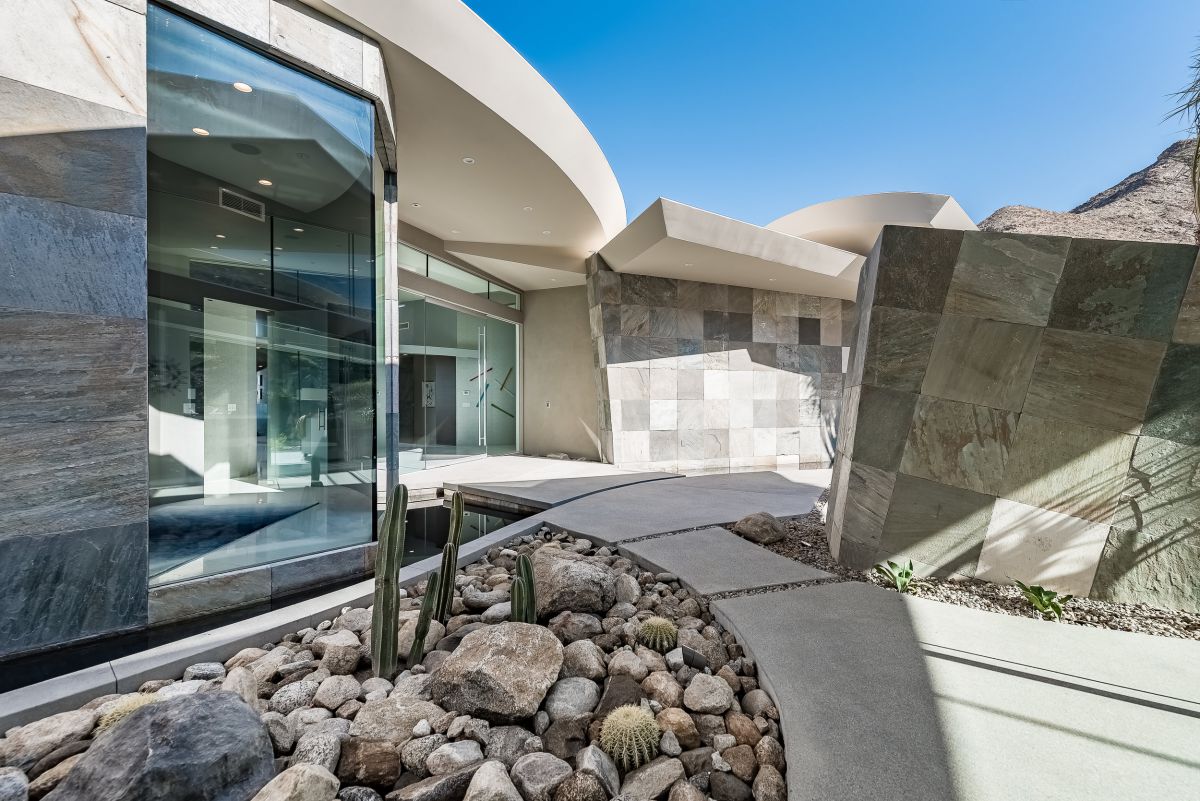 Curvilinear-Desert-Residence-in-Palm-Springs-by-Brian-Foster-Designs-16