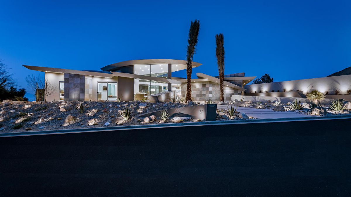 Curvilinear-Desert-Residence-in-Palm-Springs-by-Brian-Foster-Designs-2