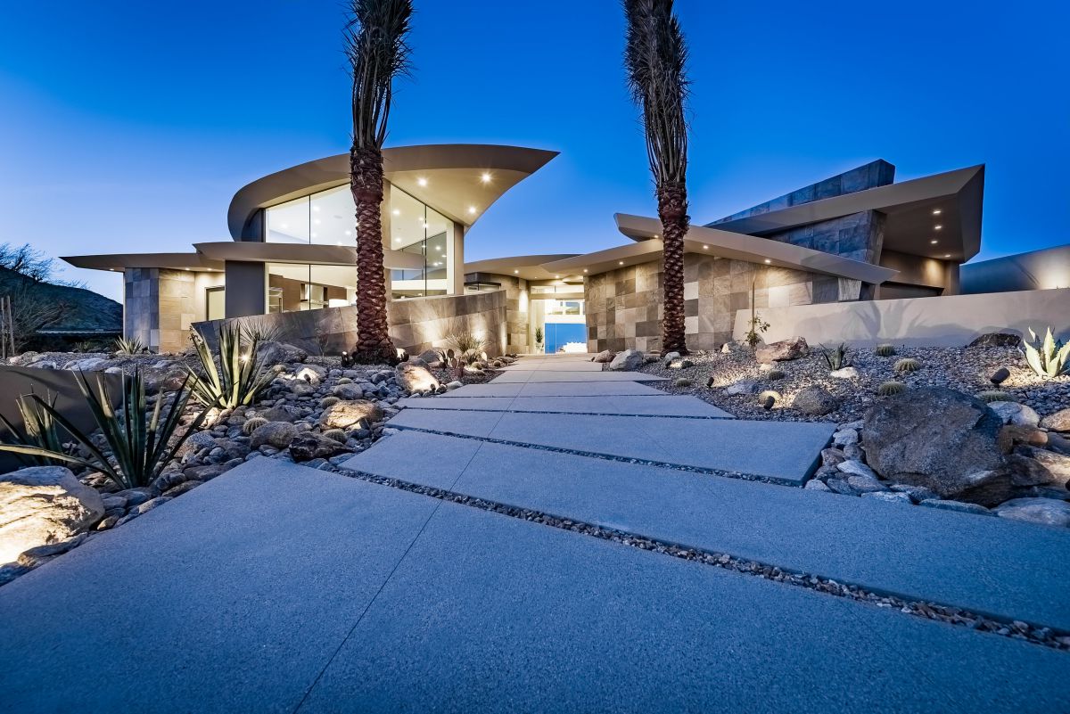 Curvilinear-Desert-Residence-in-Palm-Springs-by-Brian-Foster-Designs-8