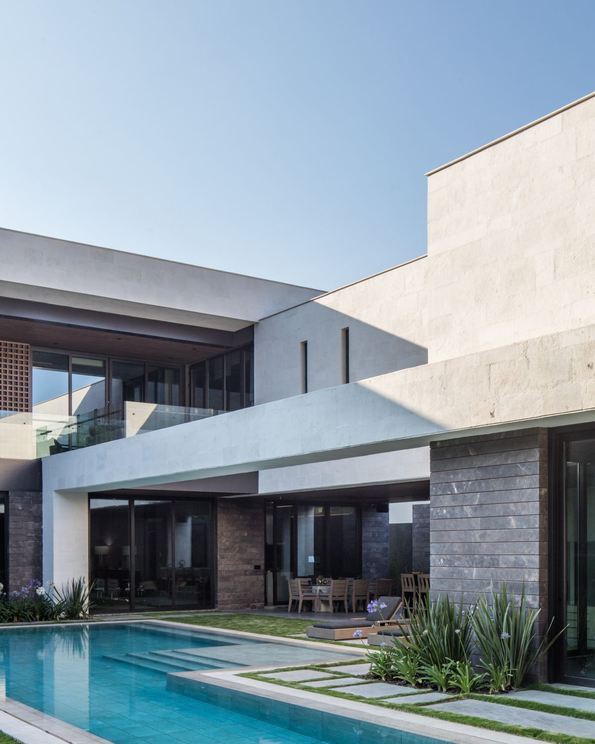 GL-Contemporary-in-Nuevo-Leon-Mexico-by-Bernardo-Pozas-Reside-15