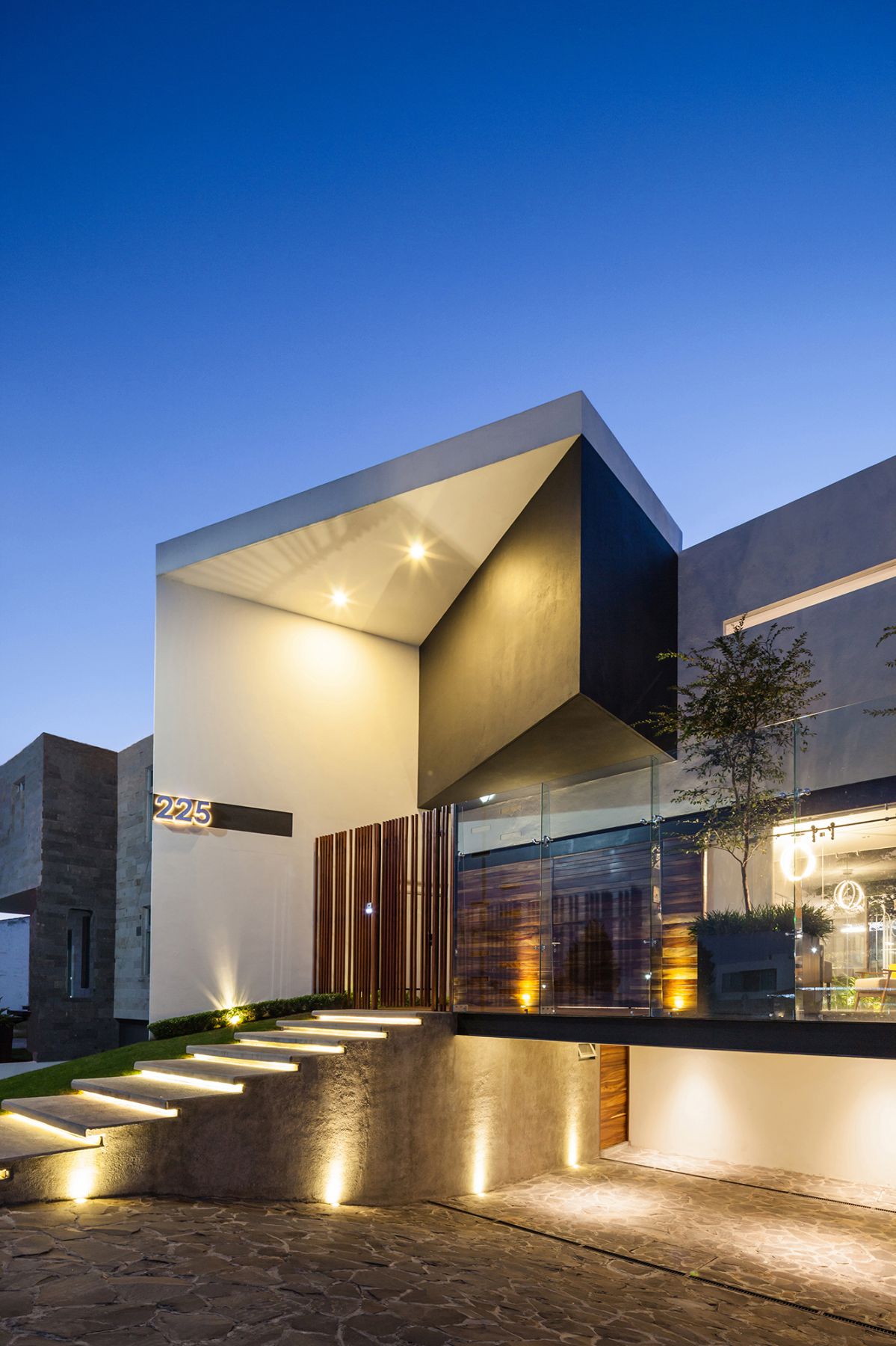 House-225-in-Jalisco-Mexico-by-21-Arquitectos-13