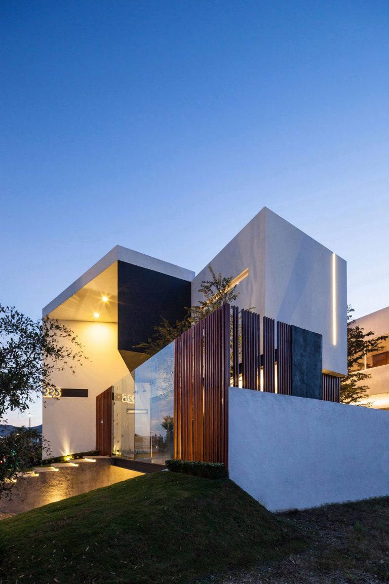 House 225 In Jalisco, Mexico By 21 Arquitectos