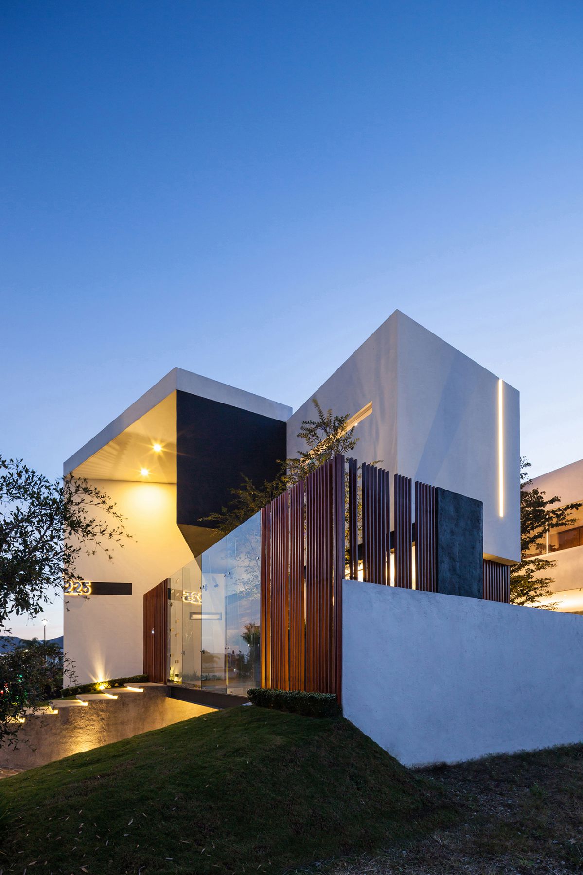 House-225-in-Jalisco-Mexico-by-21-Arquitectos-16